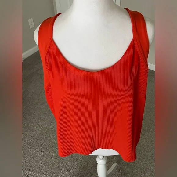 NWOT Athleta Cropped Tank Size 3X Color is Orangey Red - Picture 2 of 7